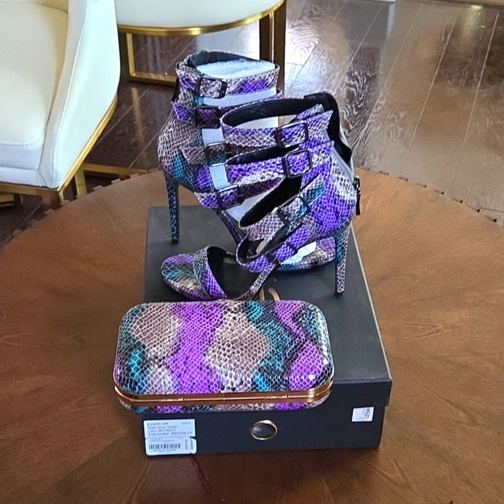 Womens Bebe size 8 multi color high heel shoes